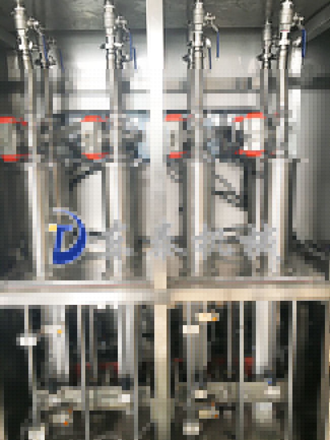 全自動食用油灌裝機(jī)內(nèi)部